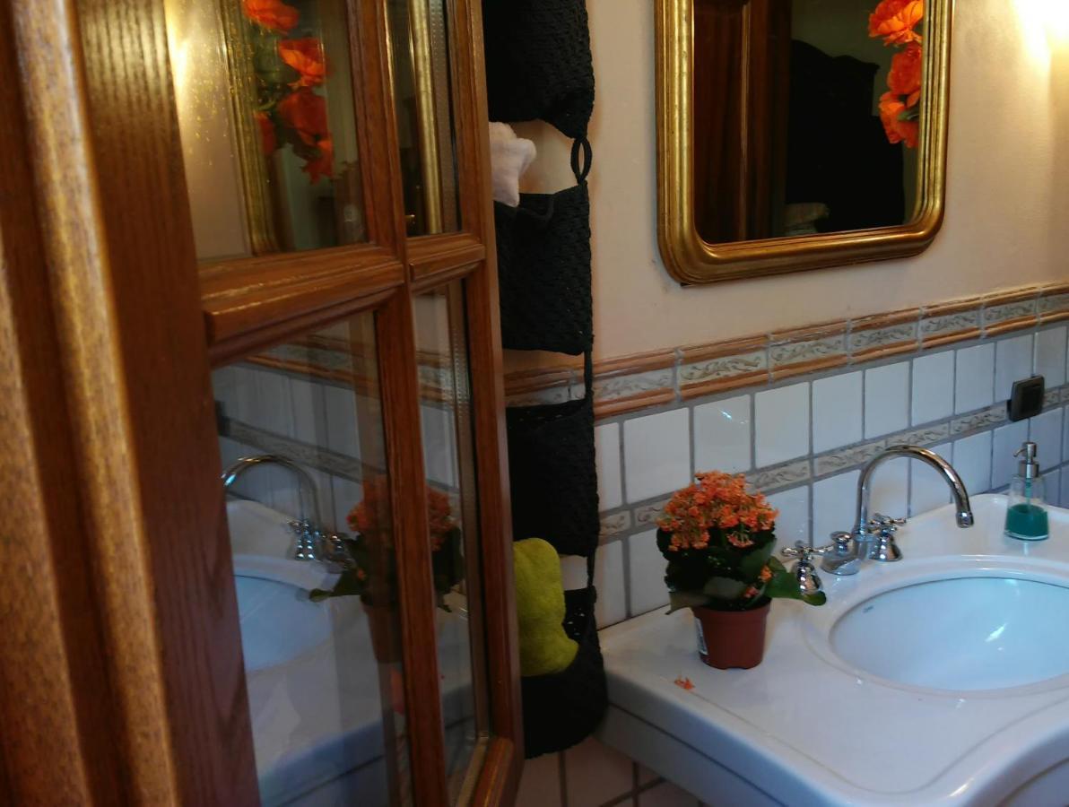 Room In Villa - Room In The Hills With Garden And Sea View San Salvatore  外观 照片